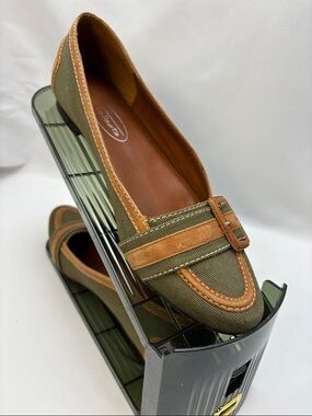 Talbots Women’s Sz6 Olive and Brown Buckle Loafers #0303